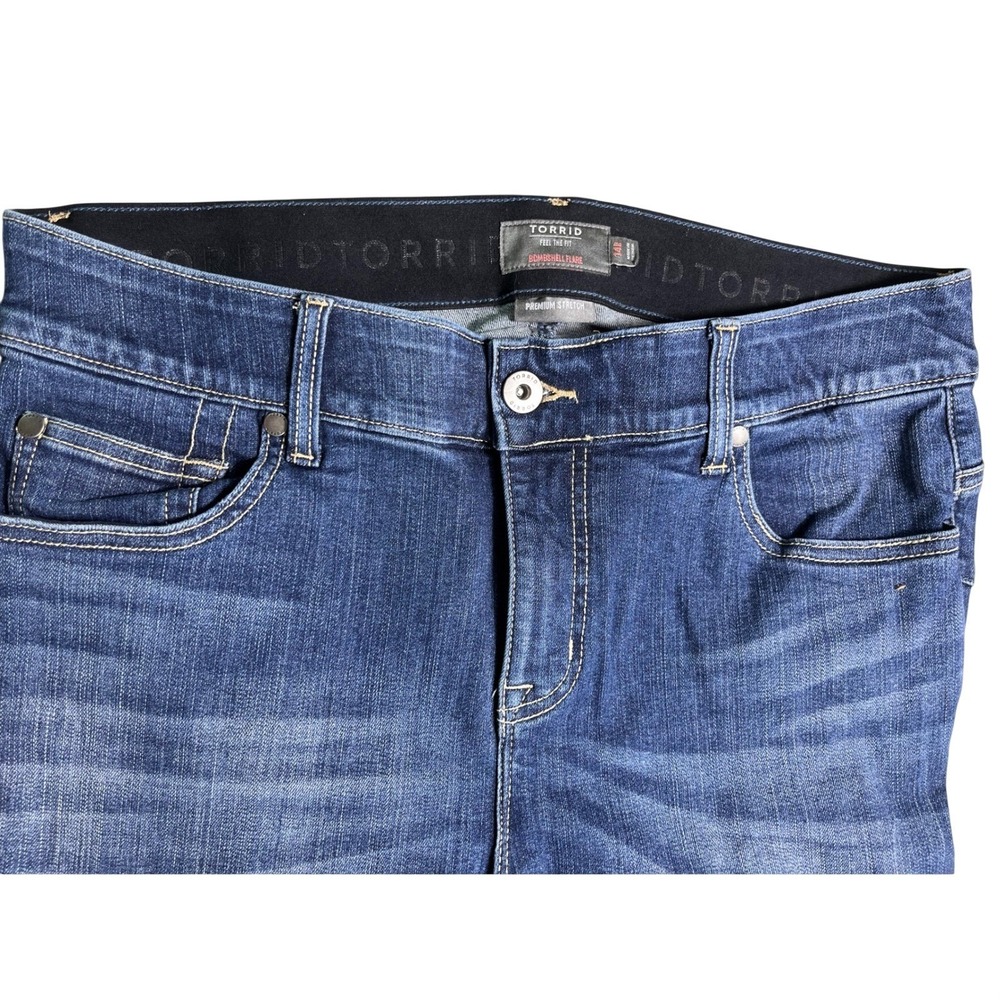 Torrid Bombshell Flare Jeans Women's Plus Size 14 Medium Wash High Rise Denim - Picture 3 of 3